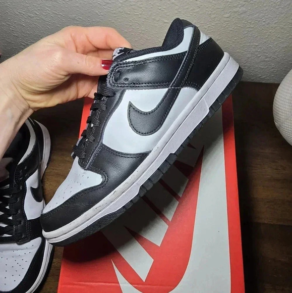 Womens Nike Dunk Low - Picture 4 of 11
